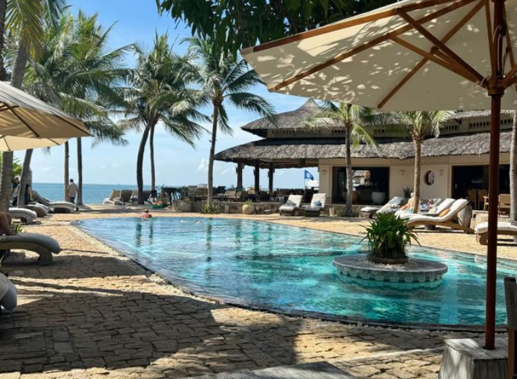 Resort ven biển Mũi Né trong chuyến du lịch Phan Thiết dịp lễ 30/4